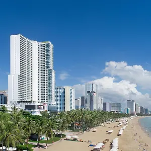 Vinpearl Beachfront Hotel Nha Trang
