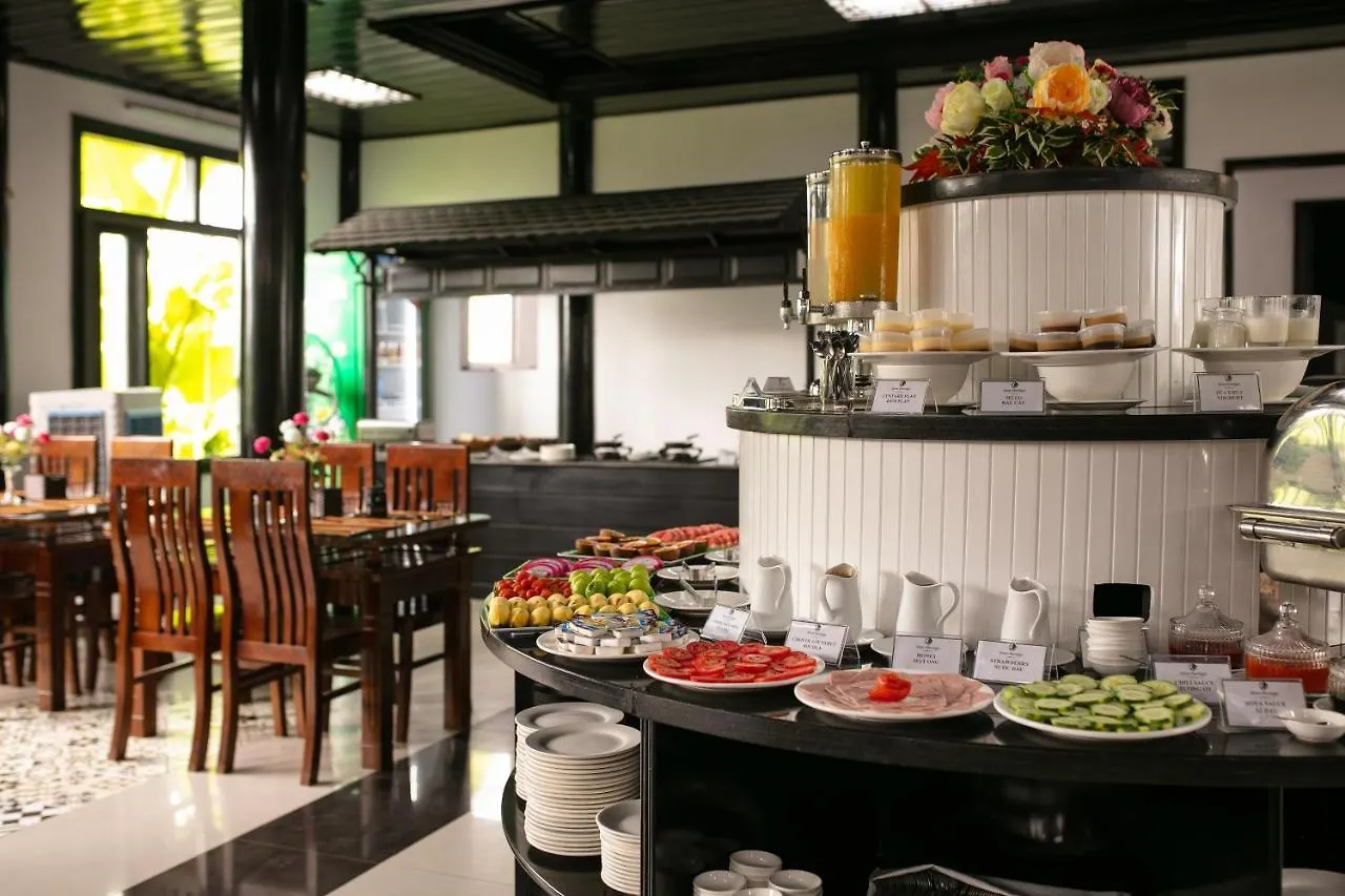 Nostalgia Hotel And Spa Hội An 3*,